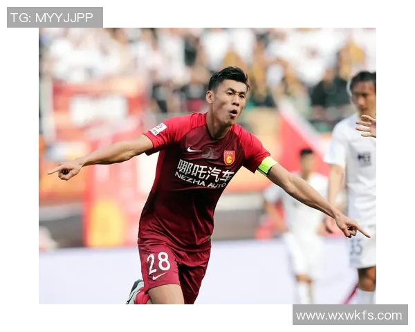 韩国足球明星因暴力犯规引发争议球场内外的道德与法律考验