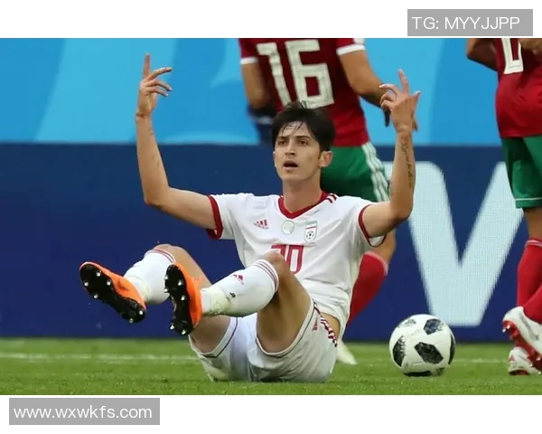 伊朗足球明星阿兹蒙的精彩瞬间与职业生涯回顾图片展